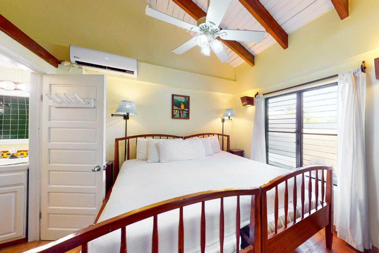 Condo #27 @ Beachside Villas Dangriga Bagian luar foto